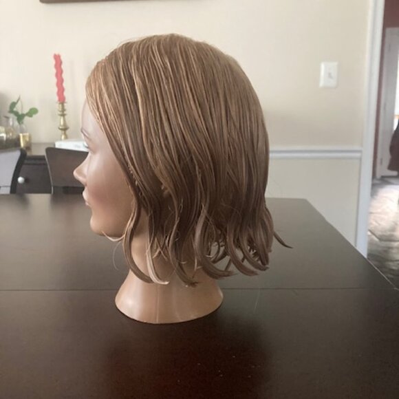 100% Human Hair Mannequin: Short Lenght - Picture 2 of 3